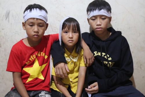 Mẹ đi làm thuê bị lũ cuốn tử vong, các con ôm nhau khóc ngất