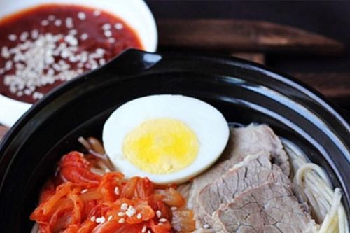 Cách làm mì lạnh Hàn Quốc lạ miệng, đơn giản tại nhà