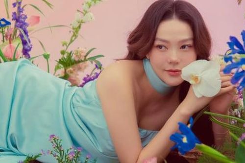 Minh Hằng: 'Làm mẹ là hành trình đẹp đẽ như dáng vẻ chính chúng ta'