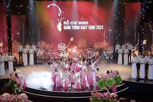 Chương trình 'Hồ Chí Minh - Hành trình khát vọng 2023': Tôn vinh những tập thể, cá nhân điển hình