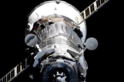 Phi hành gia NASA đi bộ ngoài không gian để bảo trì trạm ISS