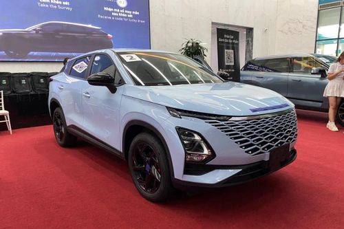 Ảnh thực tế 3 mẫu xe Chery sắp ra mắt Việt Nam: Trang bị hiện đại, dễ nhận diện dù che kín logo