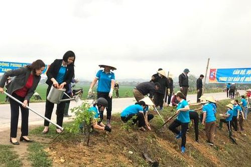Phụ nữ Hạ Hòa góp sức xây dựng Nông thôn mới
