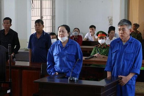Tiếp tay buôn lậu, nguyên cán bộ lãnh án