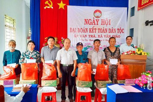 Tổ chức điểm Ngày hội 'Đại đoàn kết toàn dân tộc' năm 2023 tại TX. Tịnh Biên