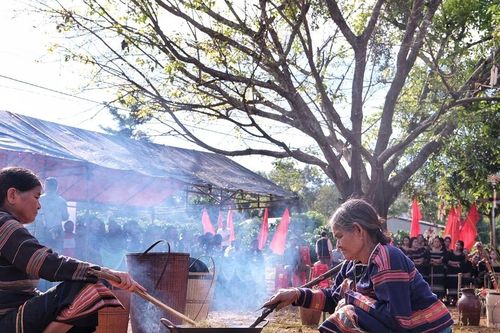 Phục dựng lễ mừng lúa mới ở làng Đak Mong