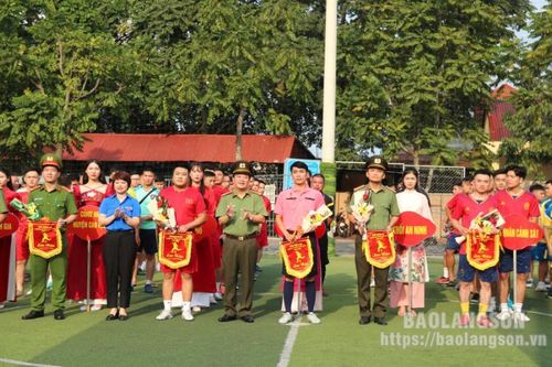 Công an tỉnh khai mạc giải bóng đá năm 2023