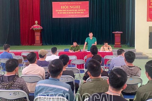 20 'xe ôm' ký cam kết không lên đường dẫn nút giao IC 16 đón khách