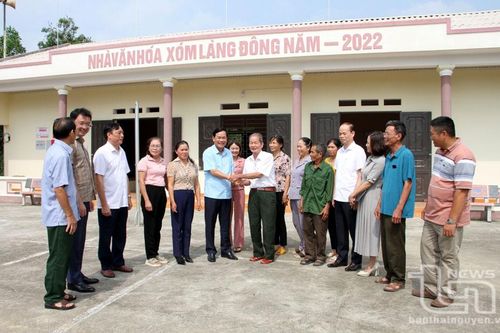 Đồng chí Chủ nhiệm Ủy ban Kiểm tra Tỉnh ủy dự sinh hoạt chi bộ xóm