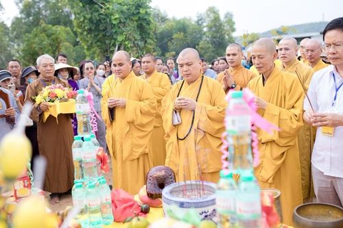 Nghệ An: Chùa Nổ đúc đại hồng chung có trọng lượng 1,2 tấn