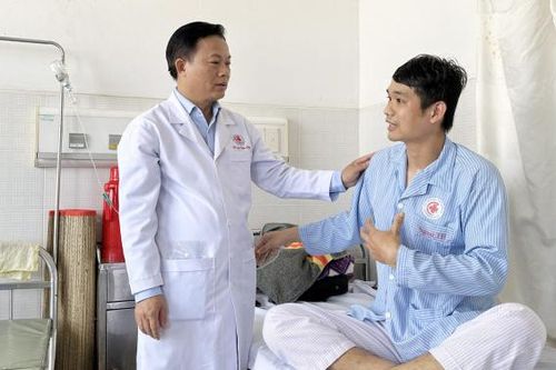 Bệnh nhân từ Nhật Bản về Việt Nam cắt túi mật có hơn 3.200 viên sỏi