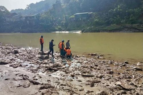 Đi vớt củi, một người dân bị hồ thủy điện xả nước cuốn trôi