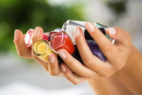 Sơn móng tay thường xuyên có gây ung thư?