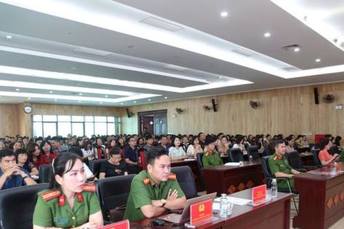 Hà Đông: Tập huấn phòng cháy, chữa cháy cho cán bộ, công chức, giáo viên