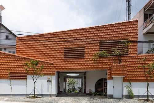 Nhà lấy mái ngói làm tường đối phó thời tiết