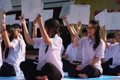 Sôi nổi hội thi 'Rung chuông vàng tìm hiểu kiến thức sức khỏe sinh sản vị thành niên, thanh niên'