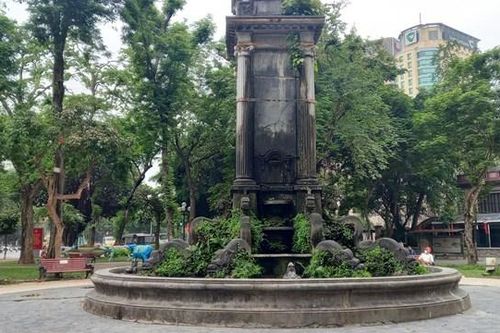 Đài phun nước Con Cóc được ứng xử như một di tích