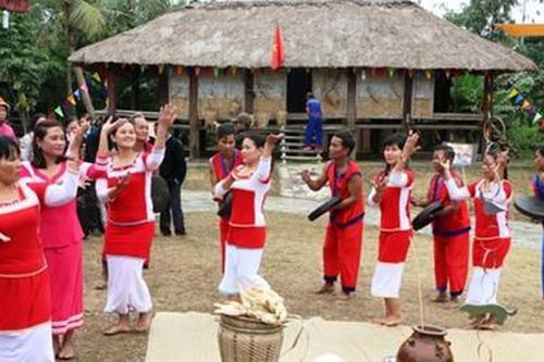 Gìn giữ phong tục Lễ hội ăn mừng lúa mới của đồng bào Raglai, T'rin