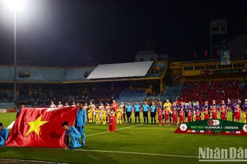 Hà Nội FC tạm rơi xuống cuối bảng V.League