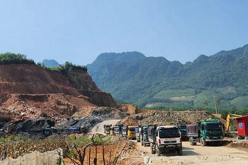 Hòa Bình: Xử lý nghiêm doanh nghiệp chở đất, ảnh hưởng đến cuộc sống của người dân