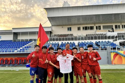 Hôm nay (4-11), đội tuyển nữ Việt Nam về nước