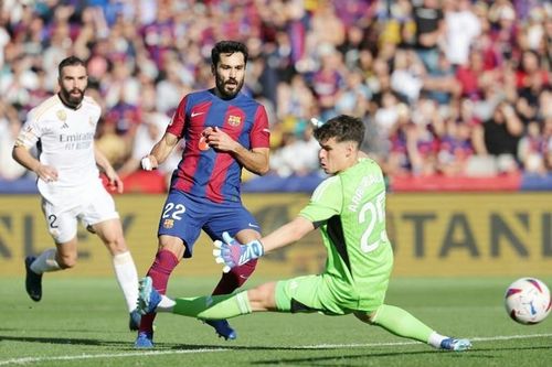 Xavi 'không có vấn đề' sau phát biểu gay gắt của Gundogan