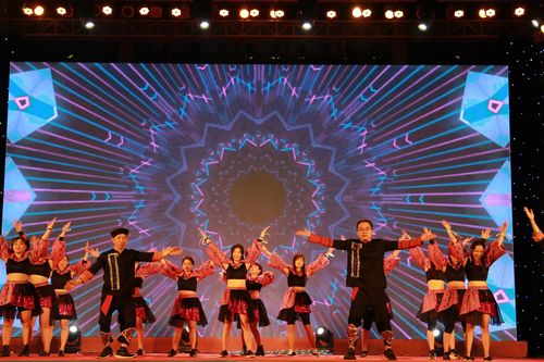 'Bùng nổ' đại nhạc hội Fly up 2023 của Trường ĐH Mở Hà Nội