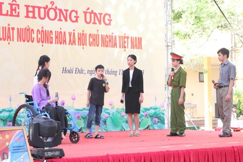 Học sinh tìm hiểu pháp luật qua hình thức sân khấu hóa