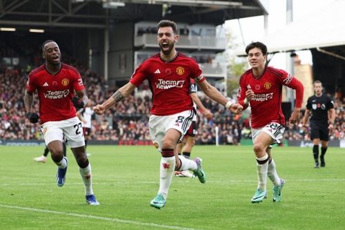 Bruno Fernandes ghi bàn phút bù giờ, M.U có 3 điểm trước Fulham