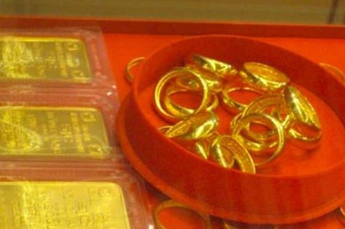 Giá vàng trong nước tiếp tục giảm