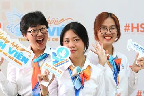 Triển lãm 'Dệt nên những ước mơ cho đời' mở màn Đại hội Hội Sinh viên TPHCM