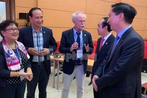 Pháp đào tạo hàng nghìn bác sĩ cho Việt Nam