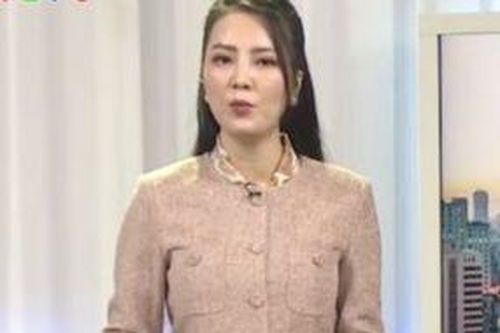 Showbiz 4/11: Thụy Vân gặp sự cố trên sóng VTV, buộc phải dời chương trình