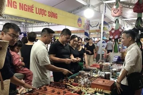 Hà Nội: Trưng bày, giới thiệu gần 600 sản phẩm, mẫu thiết kế hàng thủ công mỹ nghệ mới