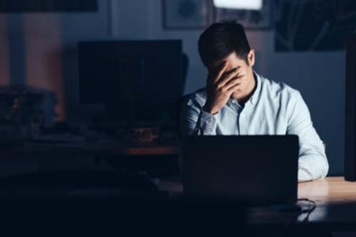 Những con số báo động về tình trạng làm việc tới chết tại Nhật Bản