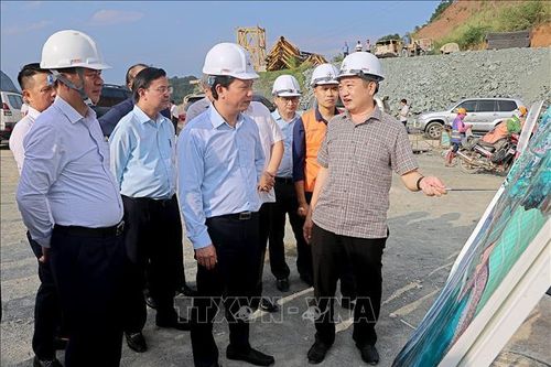 Đoàn công tác Bộ Tài nguyên và Môi trường làm việc tại Hòa Bình
