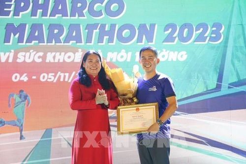 Khai mạc Giải chạy Bepharco Bến Tre Marathon 2023