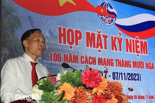 Họp mặt kỷ niệm 106 năm Cách mạng Tháng Mười Nga