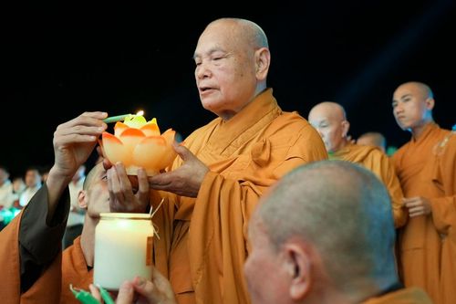 Chùa Quốc Ân Khải Tường tổ chức lễ thắp nến nhân kỷ niệm ngày vía Bồ-tát Quán Thế Âm