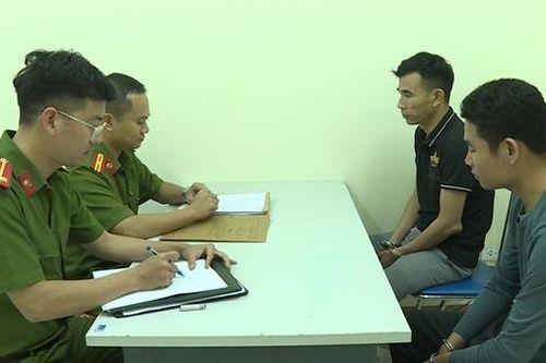 Thấy nhà dân san ủi đất, phóng viên giả cán bộ tài nguyên đe dọa, 'đòi quà'