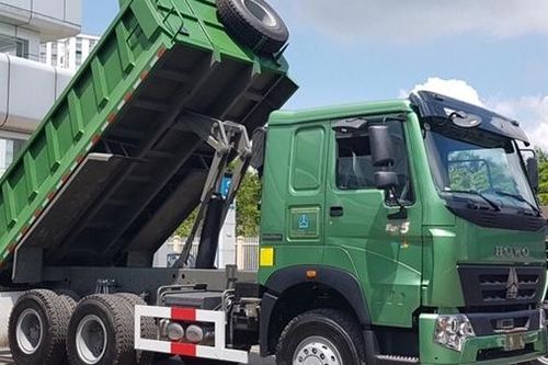 Làm giấy tờ giả để bán 2 ô tô đang thế chấp tại ngân hàng