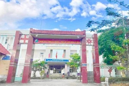 Suy đồi đạo đức, Giám đốc bệnh viện tại Kon Tum bị cách chức