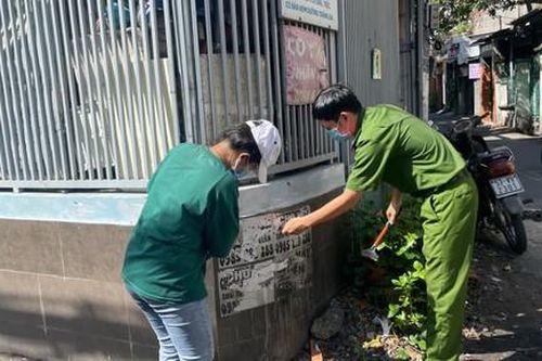 Công an quận Gò Vấp đẩy mạnh tuyên truyền pháp luật, bóc gỡ quảng cáo trái phép