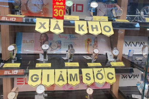 Siêu thị điện máy giảm 90% giá, đồng hồ đeo tay chỉ còn hơn 100.000 đồng