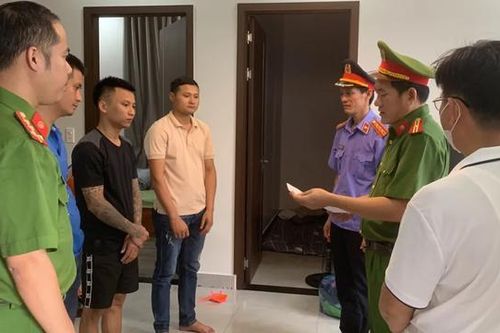 Bắt nhiều đối tượng cộm cán trong các ổ nhóm 'tín dụng đen'