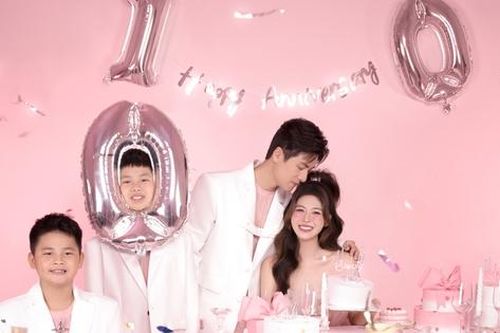 Vợ chồng Đăng Khôi khoe kỷ niệm 10 năm ngày cưới và 20 năm yêu thương