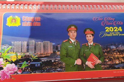 Phát hành lịch Công an nhân dân năm 2024