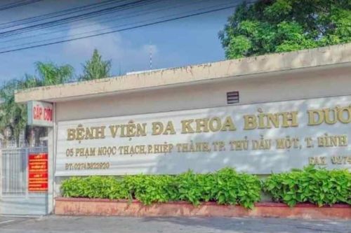 Bàn giao cháu bé nghi bị bắt cóc cho người mẹ ở Bình Dương