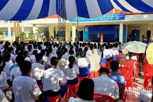 Triển lãm số 'Hoàng Sa, Trường Sa của Việt Nam' tại các trường học
