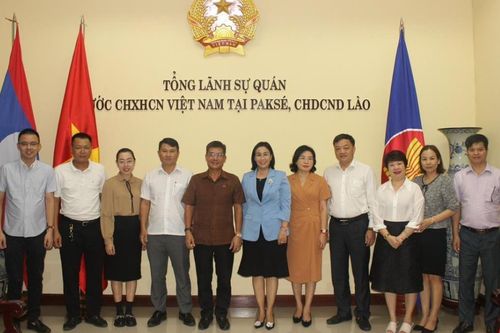Đoàn công tác của HĐND TP Đà Nẵng thăm Tổng Lãnh sự quán Việt Nam tại Paksé (Lào)